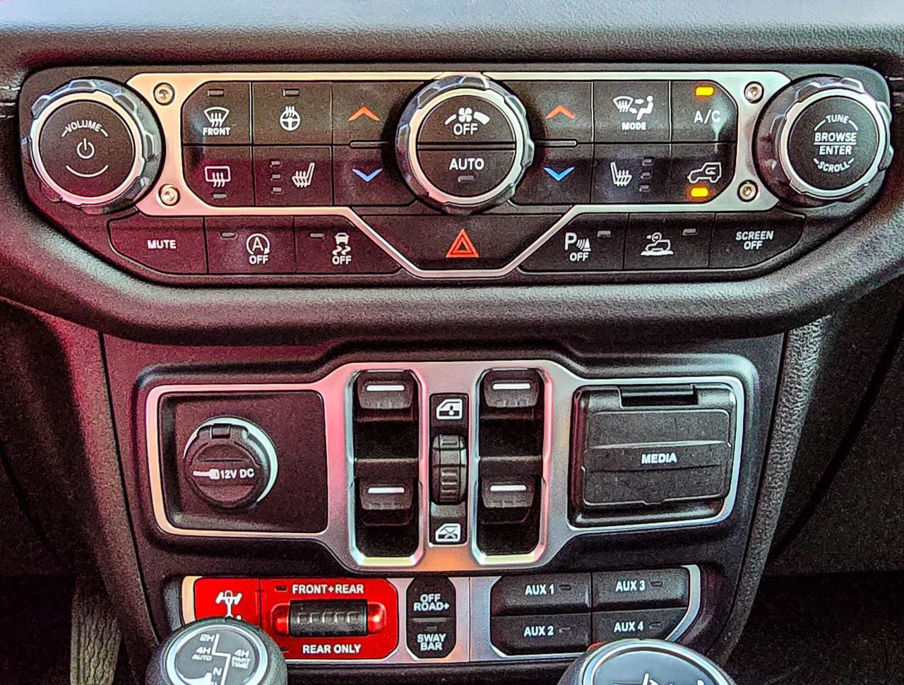 Used 2024 Jeep Wrangler Unlimited Rubicon AWD/4WD image 20