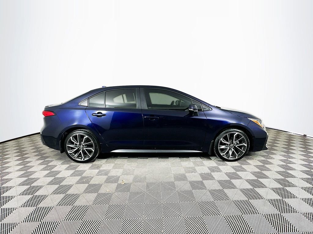 Used 2022 Toyota Corolla SE image 11