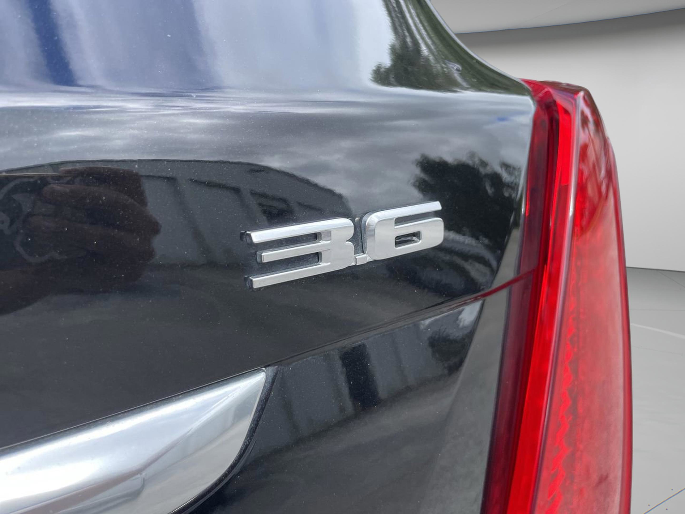 Used 2018 Cadillac XT5 Premium Luxury image 32