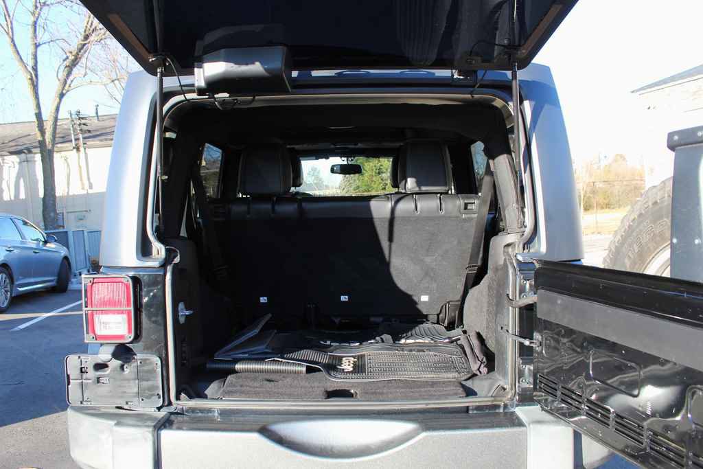 Used 2015 Jeep Wrangler Unlimited Sport image 7