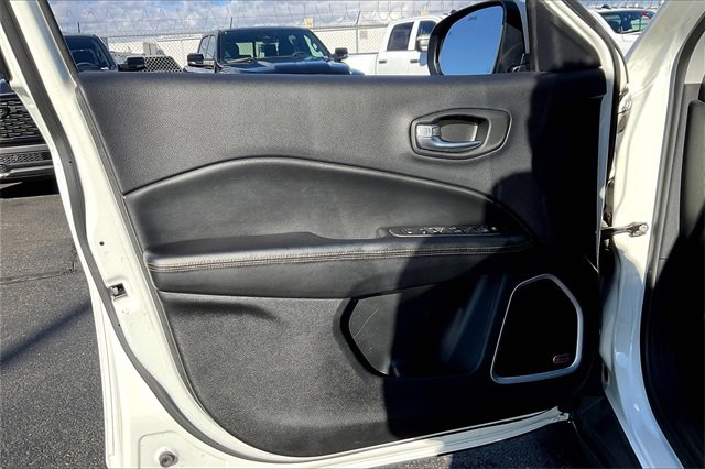 Used 2017 Jeep Compass Limited w/ Navigation Group image 18