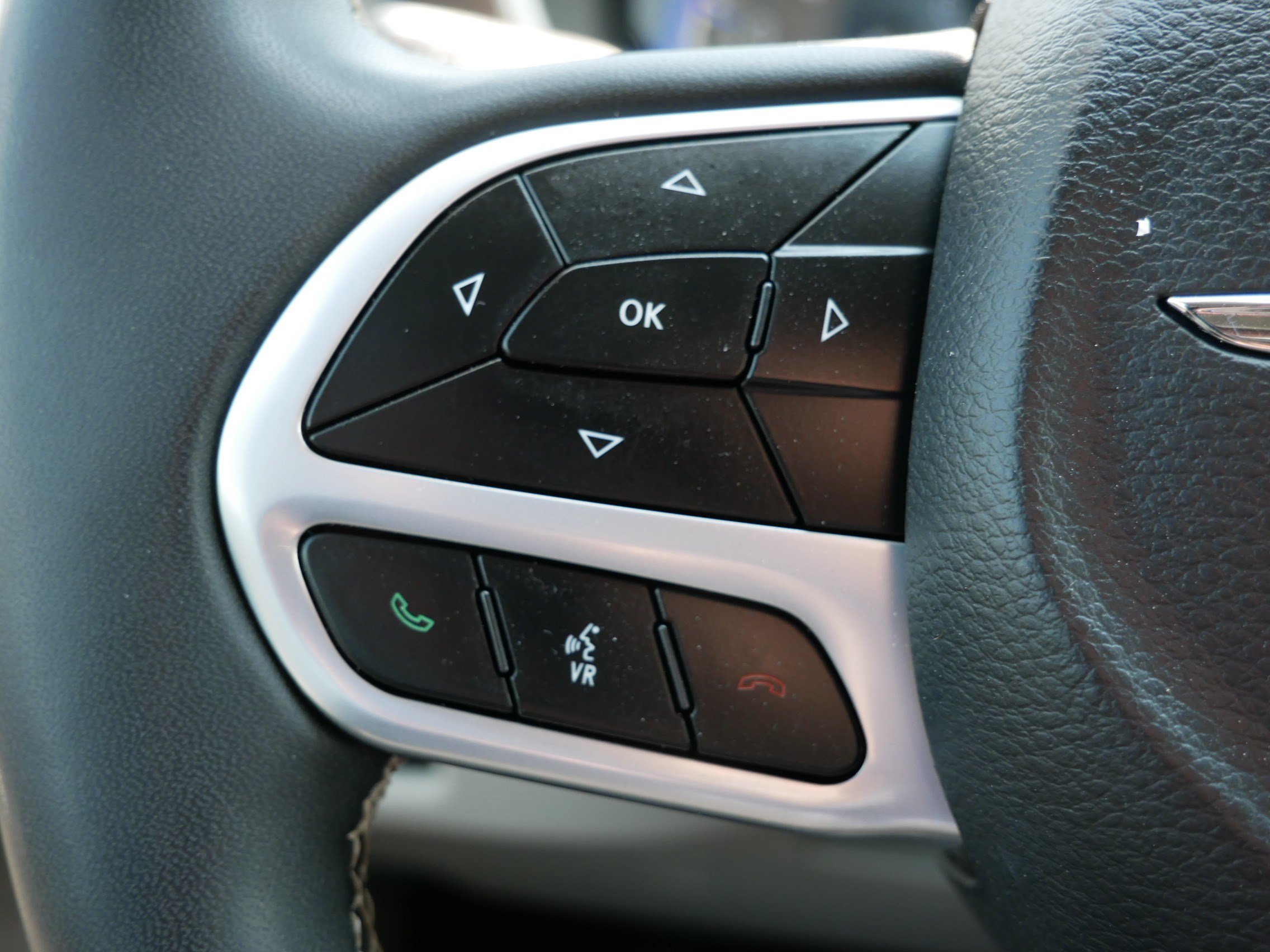 Used 2023 Chrysler Voyager LX FWD image 27