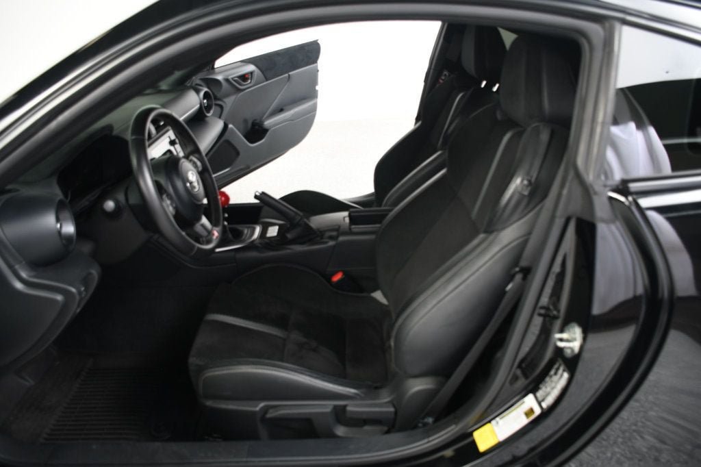 Used 2023 Toyota GR86 Premium RWD image 26