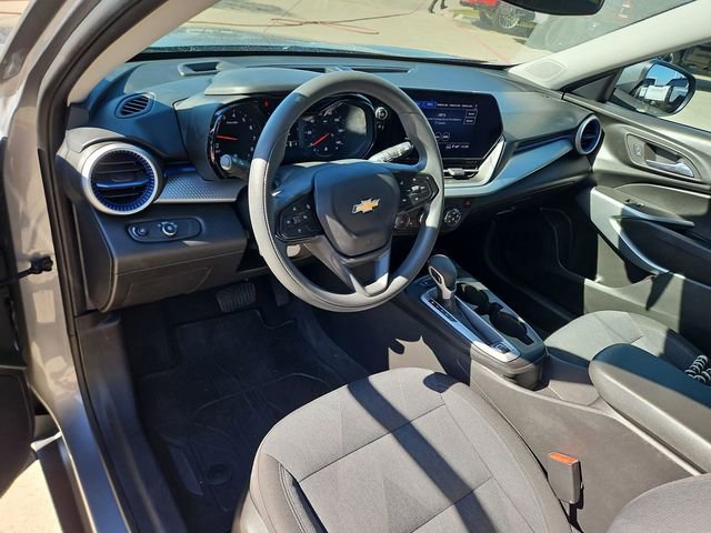 Used 2024 Chevrolet Trax LS w/ LS Convenience Package FWD image 10