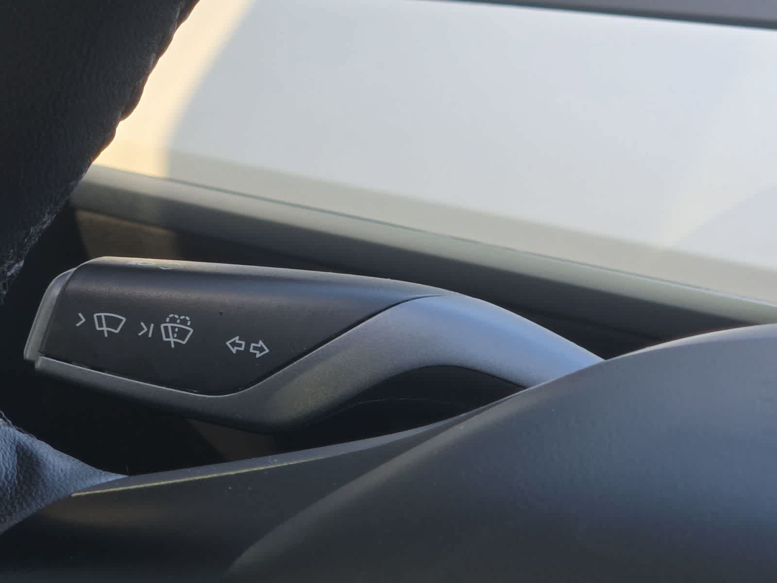 Used 2023 Tesla Model Y Long Range AWD/4WD image 27
