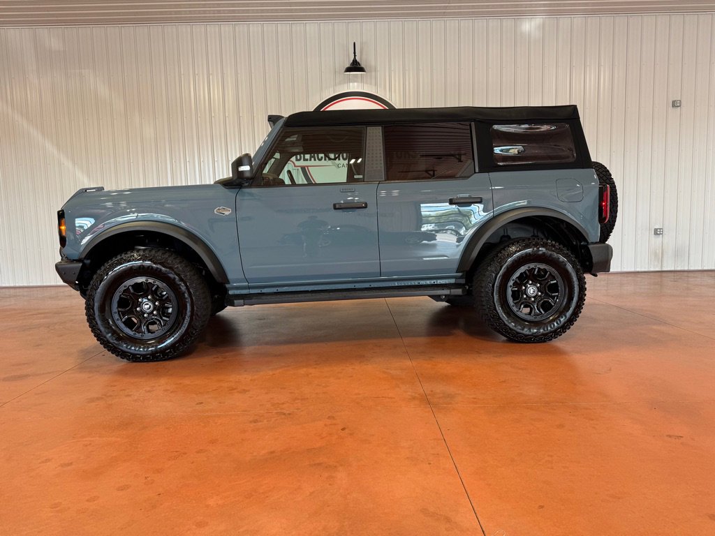 Used 2022 Ford Bronco Wildtrak image 2