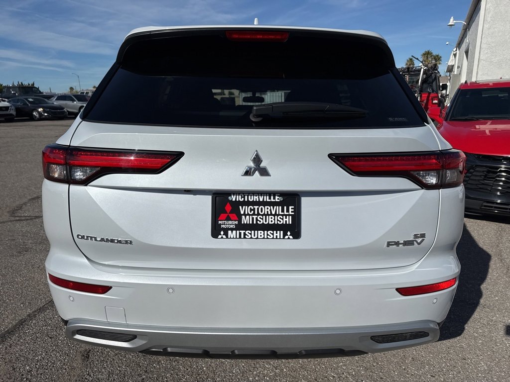 New 2025 Mitsubishi Outlander SE image 6