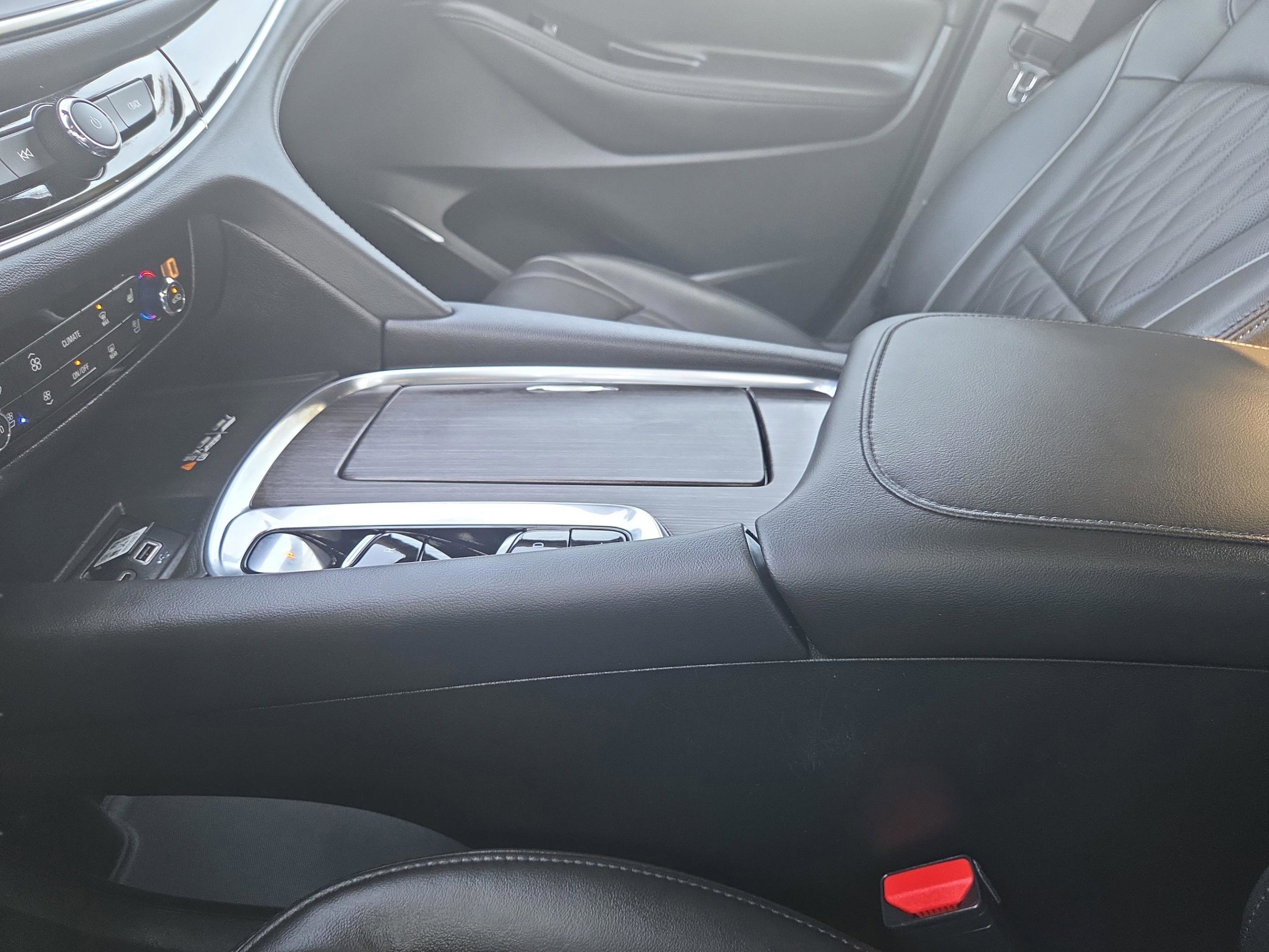 Used 2022 Buick Enclave Avenir w/ Avenir Technology Package image 23