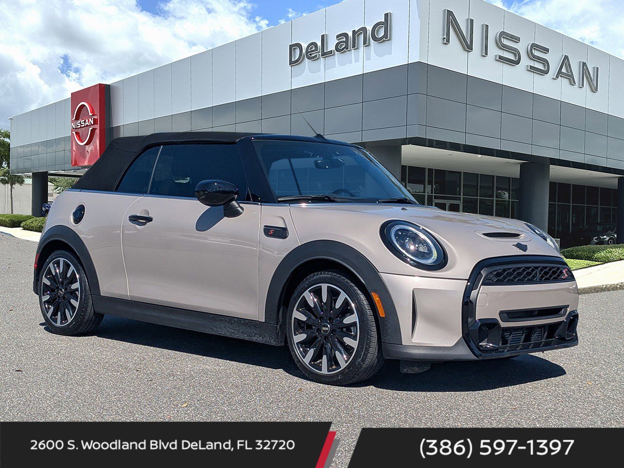Used 2023 MINI Cooper S image 1