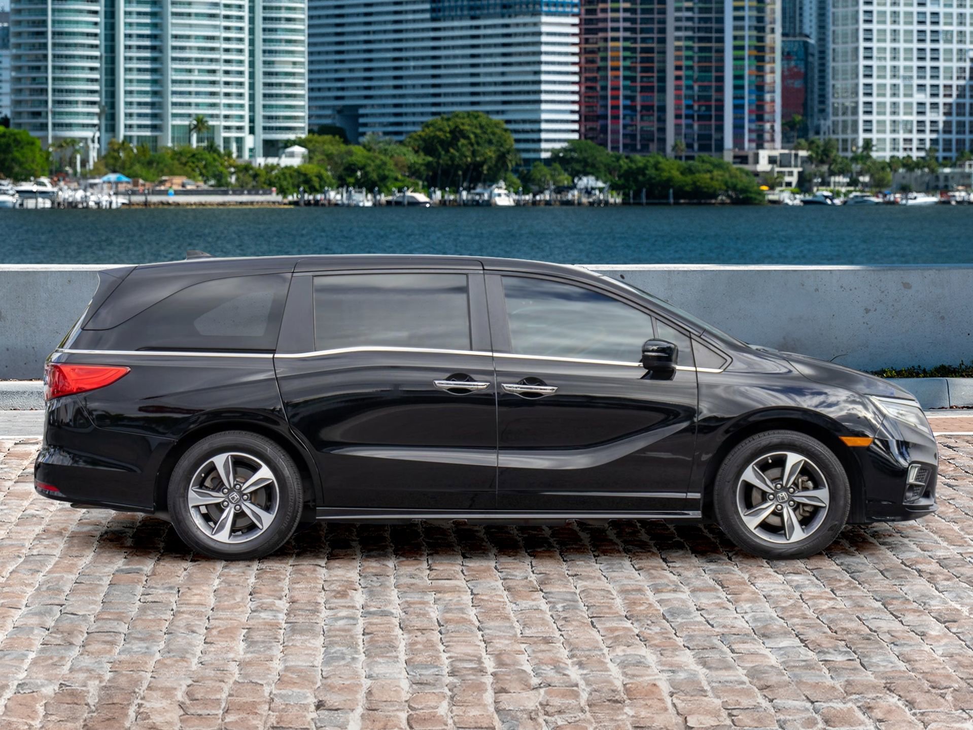Used 2018 Honda Odyssey Touring image 4