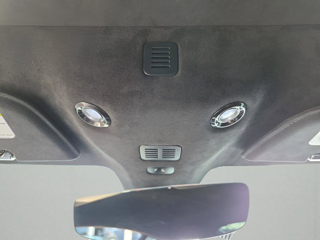 Used 2019 Aston Martin V8 Vantage Coupe image 35