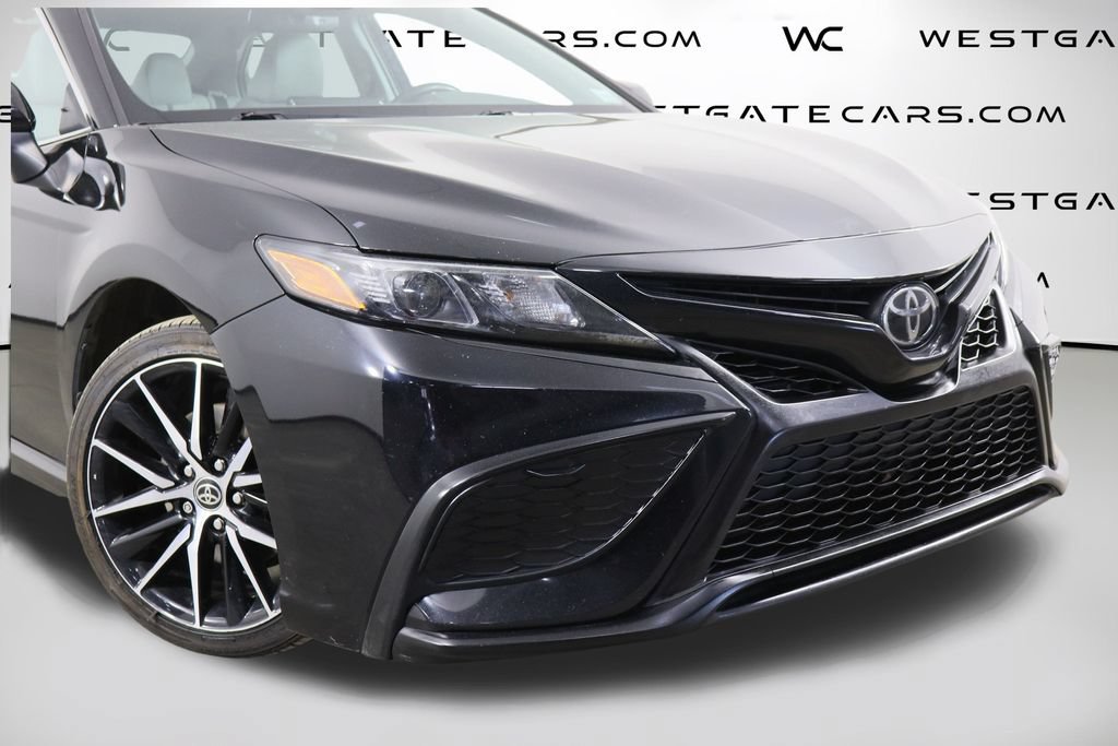 Used 2021 Toyota Camry SE w/ Convenience Package FWD image 44