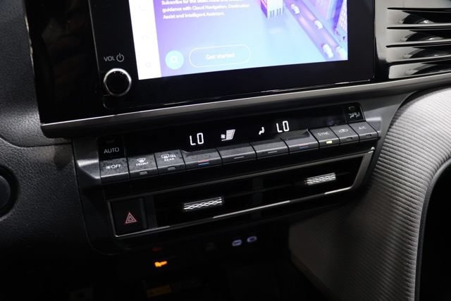 Used 2025 Toyota Camry SE FWD image 27