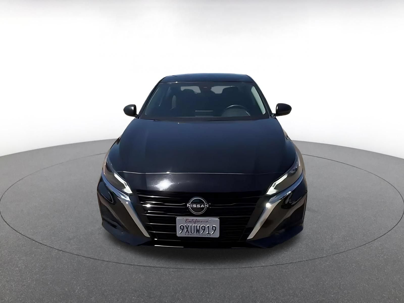 Used 2025 Nissan Altima 2.5 SV FWD image 4