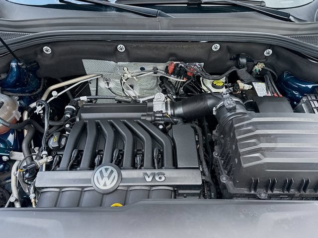 Used 2022 Volkswagen Atlas Cross Sport SEL R-Line AWD/4WD image 29
