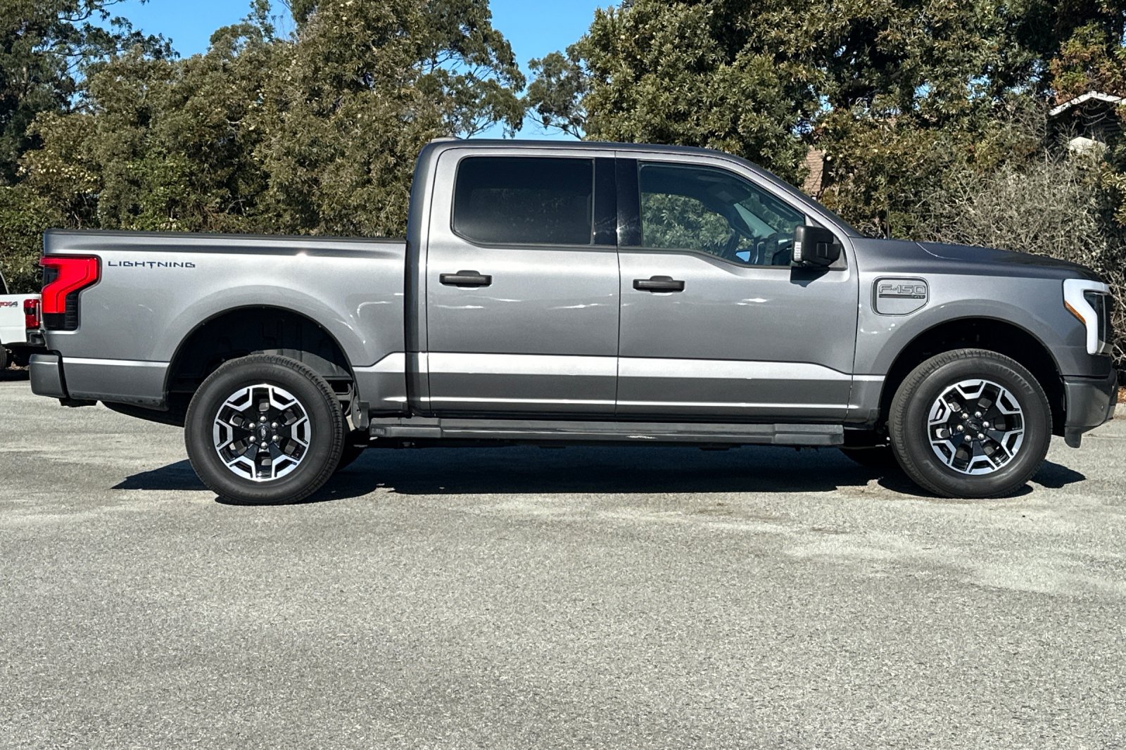 Used 2023 Ford F150 Lightning XLT AWD/4WD image 6