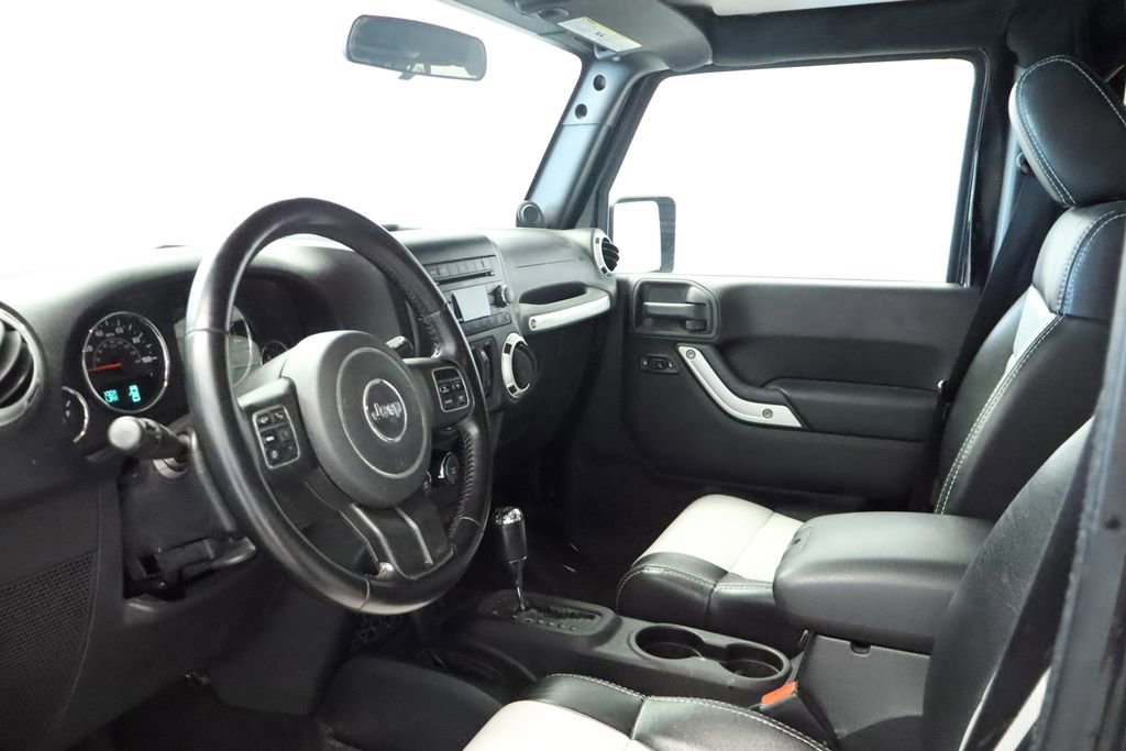 Used 2011 Jeep Wrangler Unlimited Sahara w/ Dual Top Group image 21