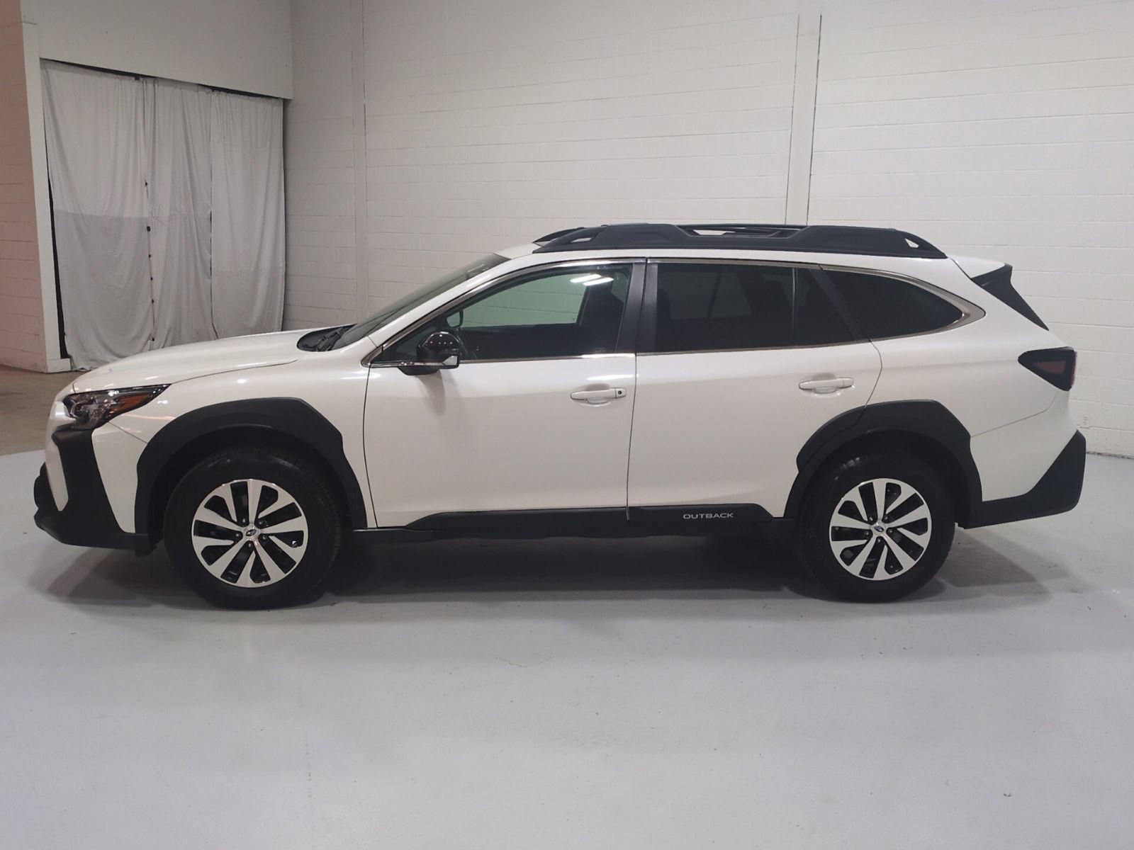 Certified 2024 Subaru Outback Premium AWD/4WD image 6