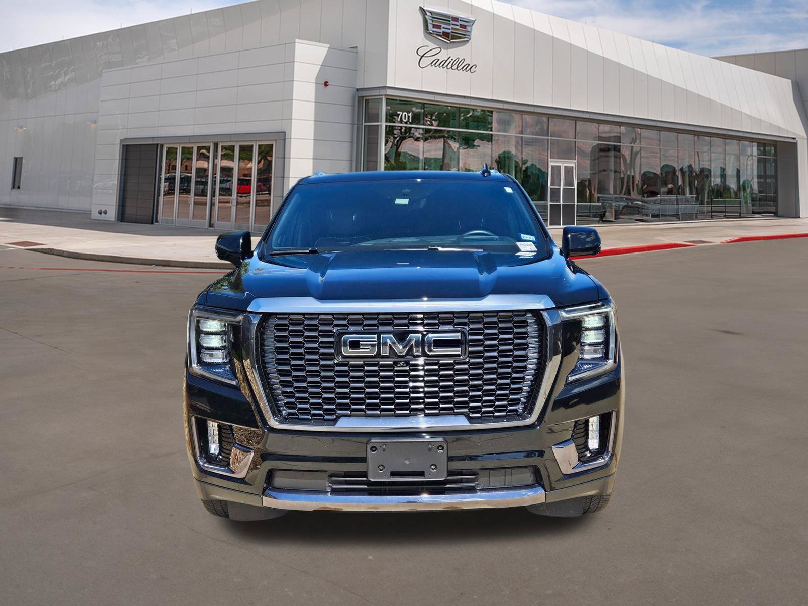 Used 2024 GMC Yukon Denali Ultimate AWD/4WD image 2
