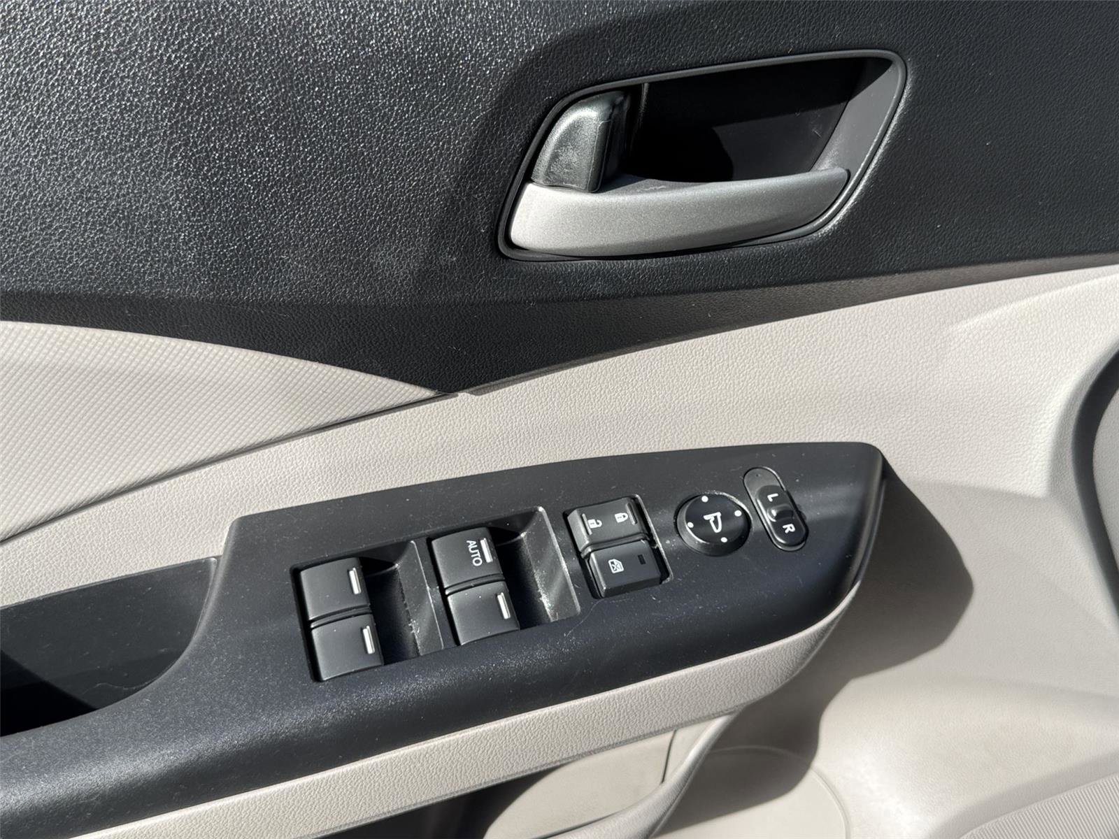 Used 2014 Honda CR-V LX image 27