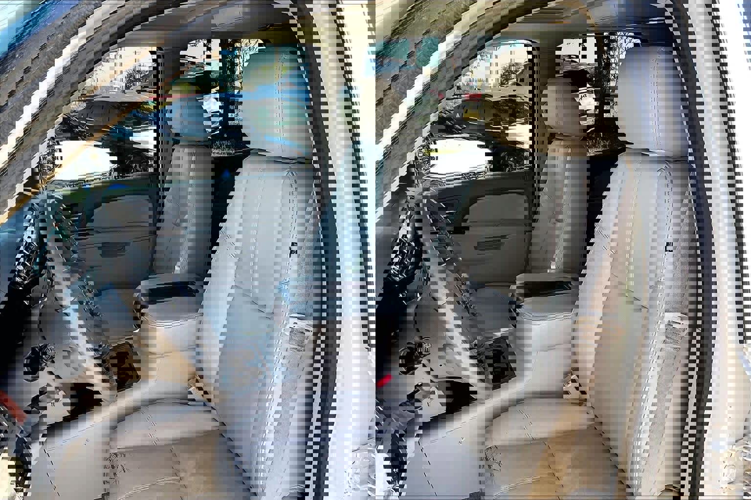 Used 2013 Chevrolet Suburban LT w/ Luxury Package image 11