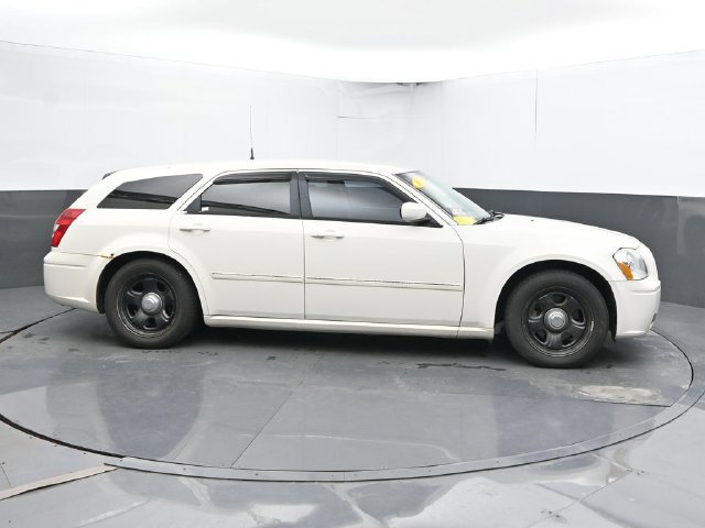 Used 2007 Dodge Magnum RWD image 3
