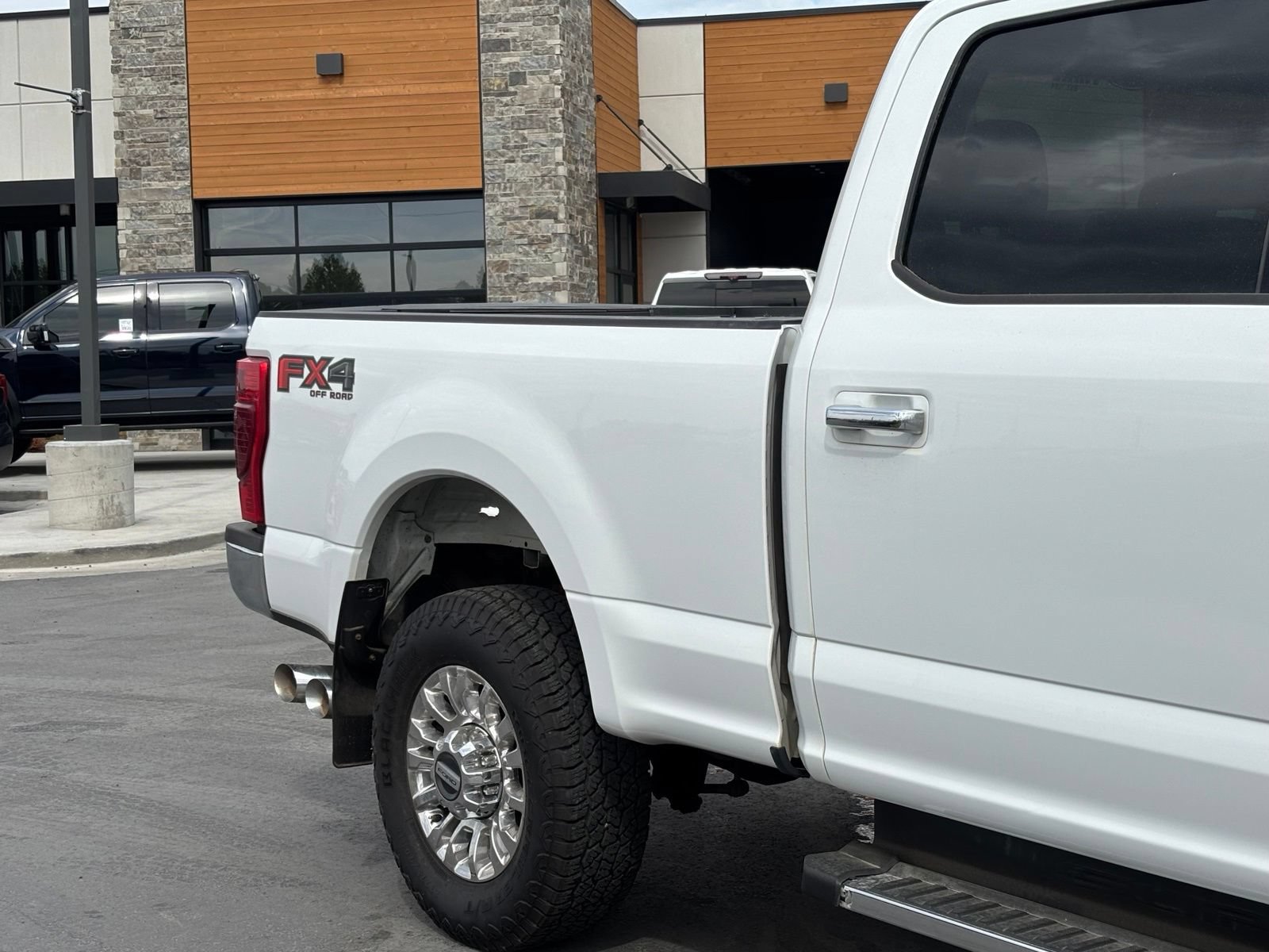 Used 2021 Ford F350 XLT w/ XLT Premium Package AWD/4WD image 3