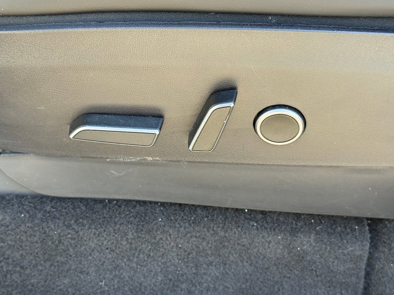 Used 2022 Tesla Model Y Long Range image 24