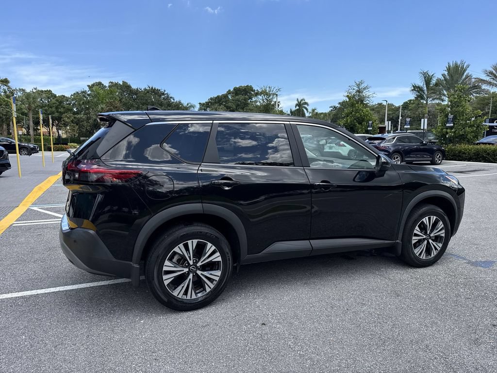 Used 2023 Nissan Rogue SV FWD image 4