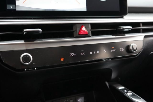 Used 2024 Kia Sorento S image 28