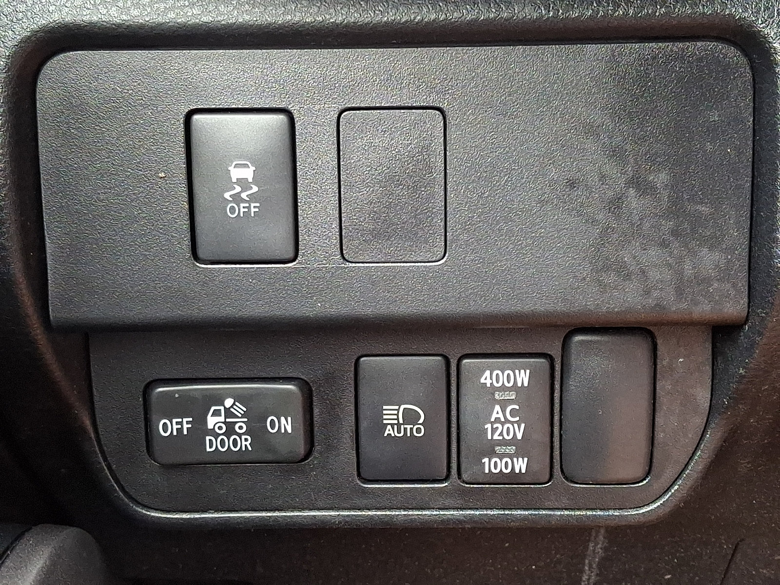 Used 2022 Toyota Tacoma TRD Off-Road w/ Technology Package AWD/4WD image 25
