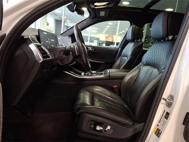 Used 2025 BMW X5 xDrive50e image 12