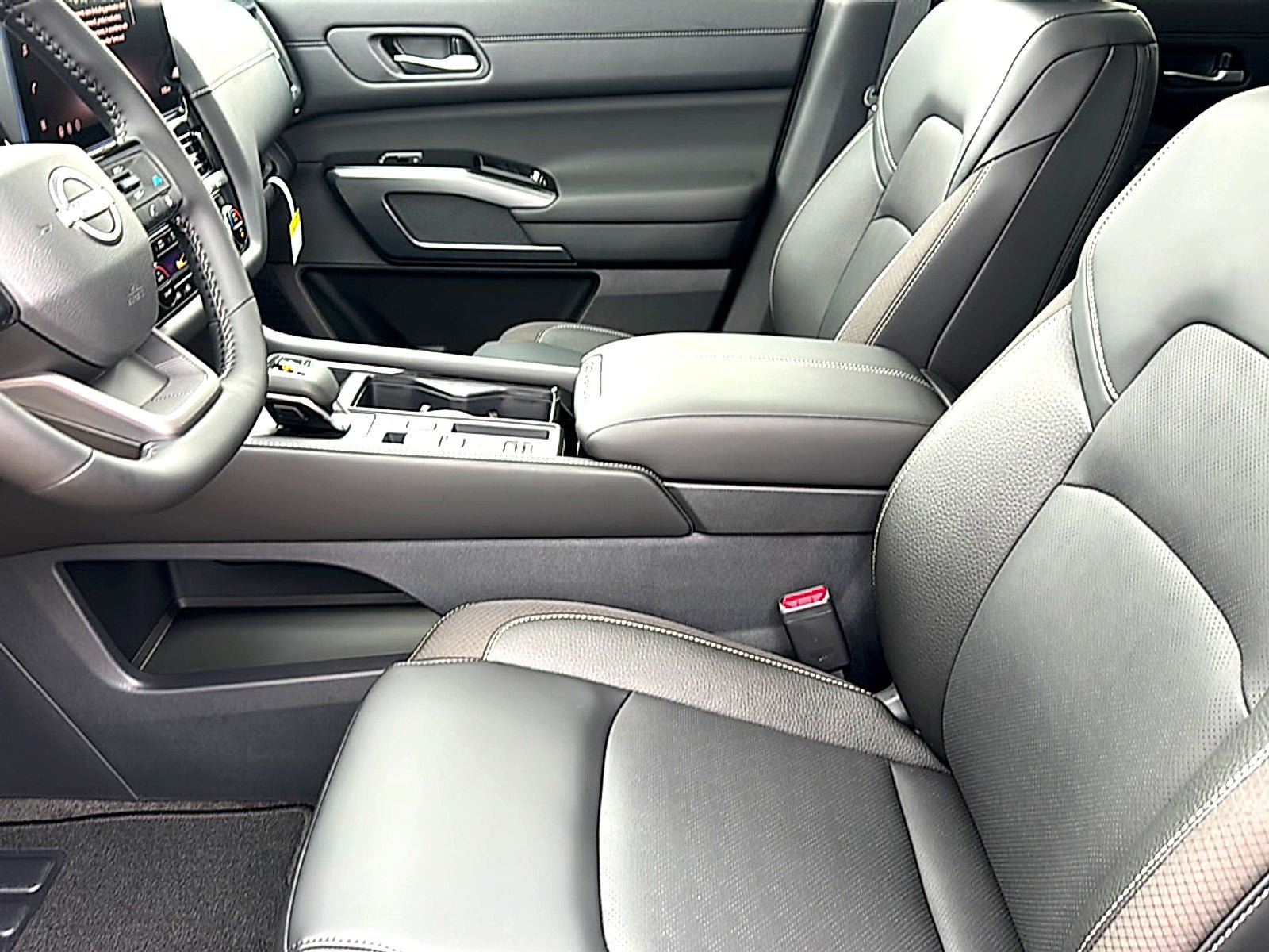New 2026 Nissan Pathfinder SL w/ SL Premium Package FWD image 10