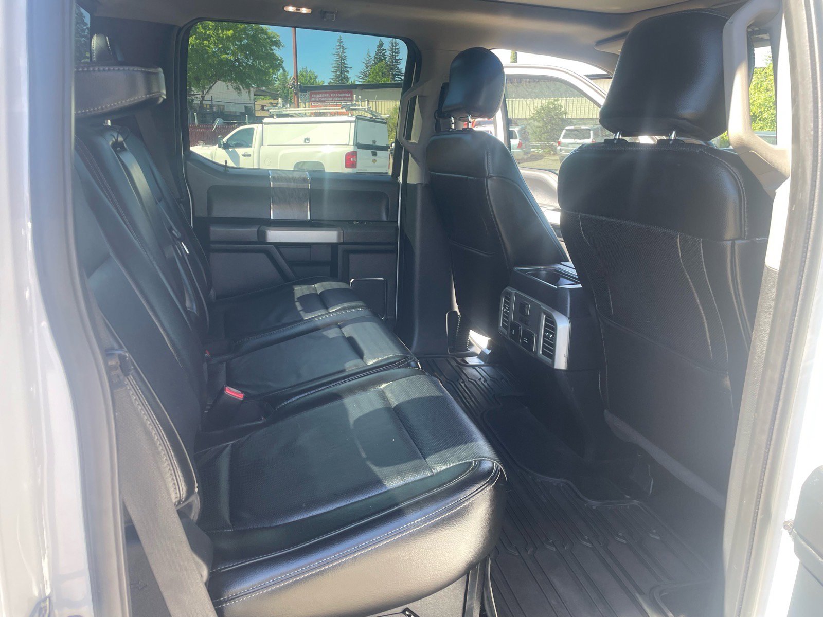 Used 2017 Ford F250 Lariat w/ Lariat Ultimate Package image 15