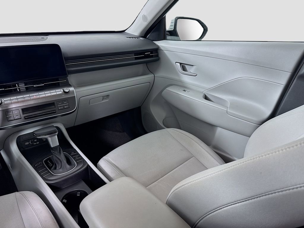 Used 2025 Hyundai Kona SEL FWD image 23