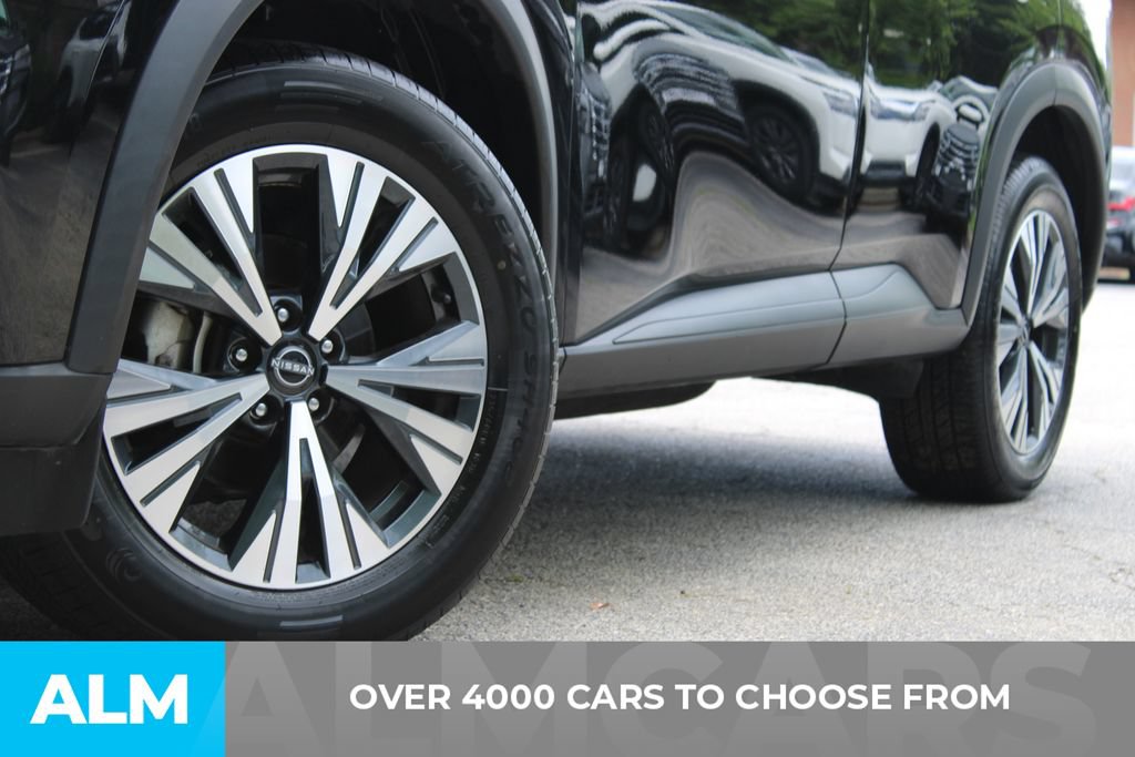 Used 2023 Nissan Rogue SV AWD/4WD image 2