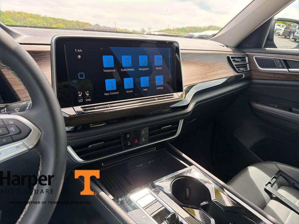 Used 2025 Volkswagen Atlas SEL image 17