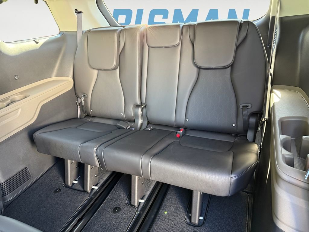 New 2026 Kia Carnival EX image 17