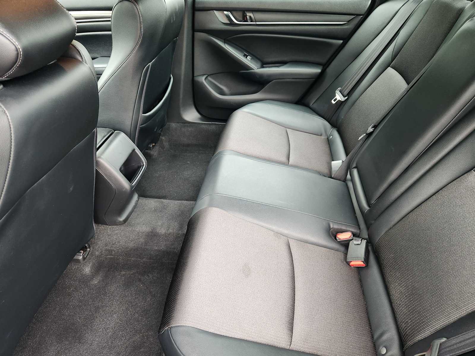 Used 2018 Honda Accord Sport image 28