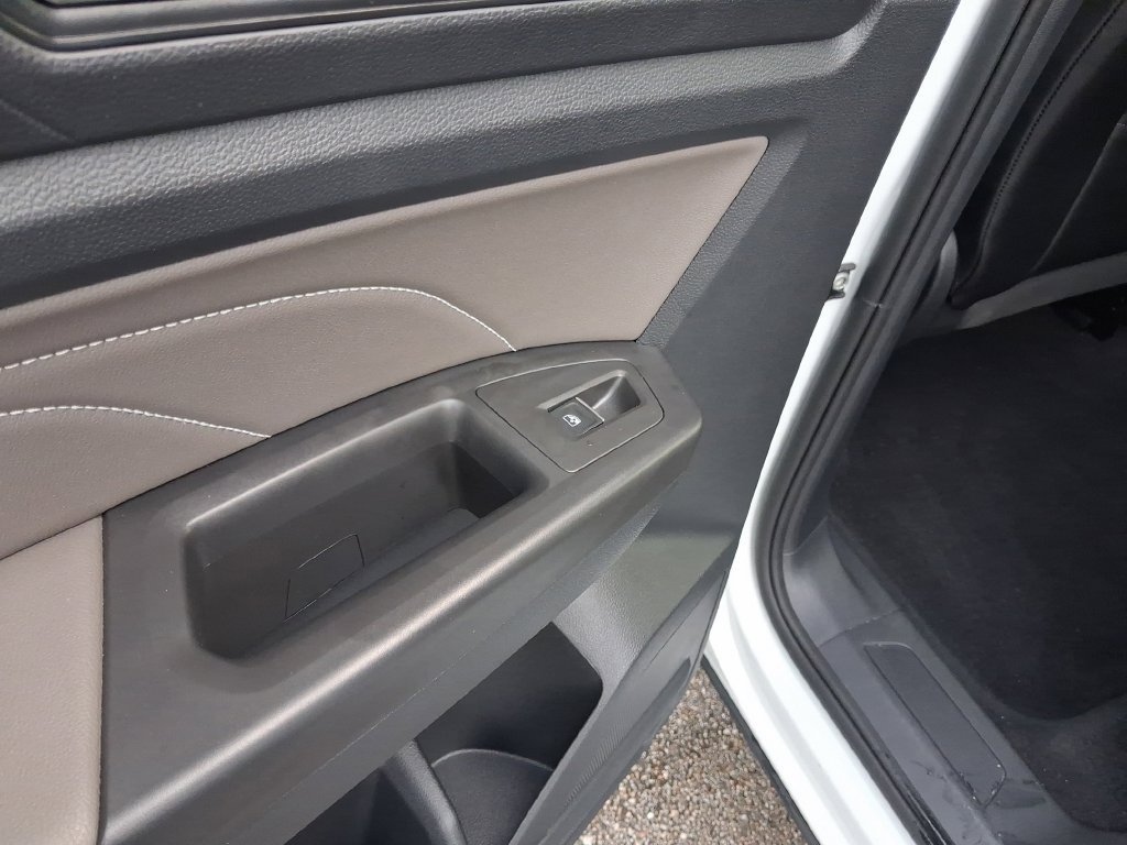 Used 2023 Volkswagen Atlas Cross Sport SE FWD image 15