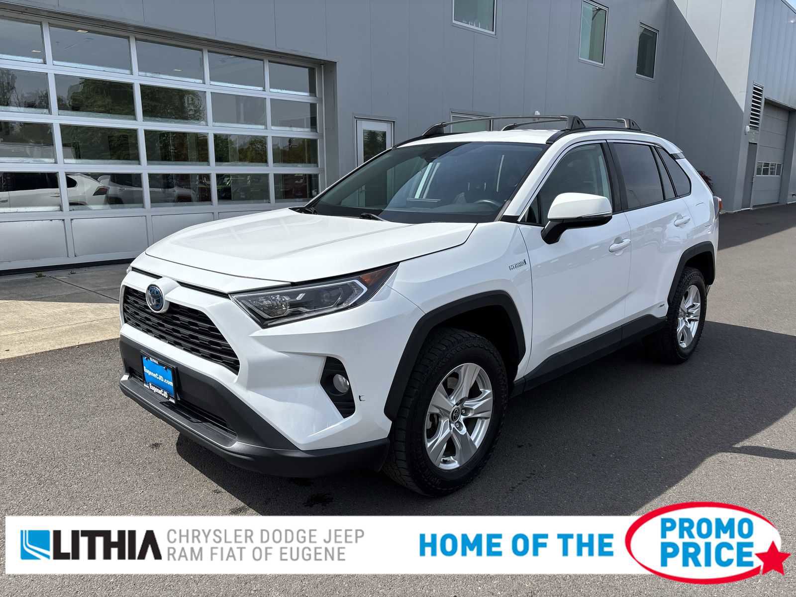 Used 2021 Toyota RAV4 XLE w/ XLE Grade Weather Package AWD/4WD image 1