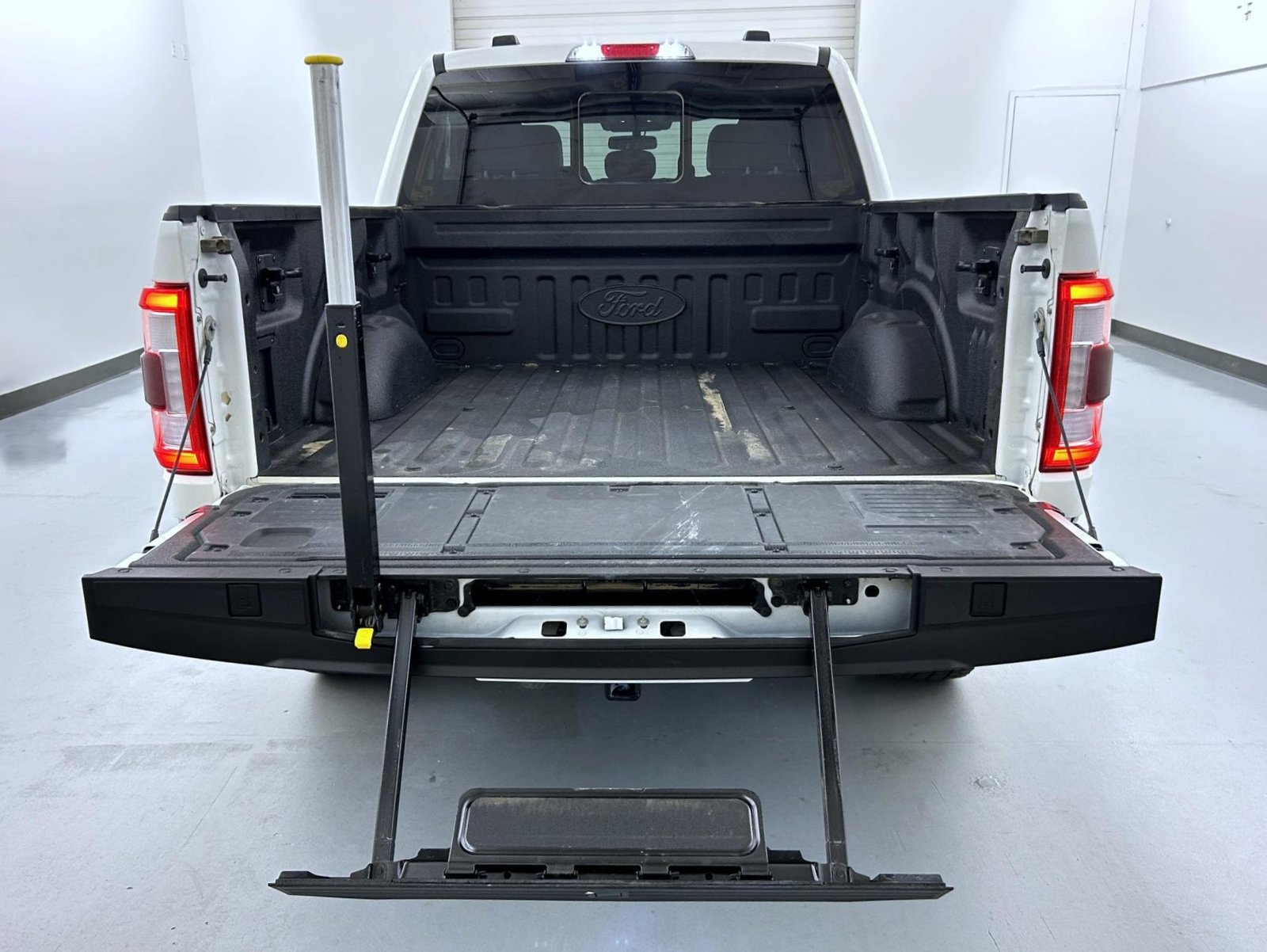 Used 2021 Ford F150 Lariat w/ Equipment Group 502A High AWD/4WD image 22