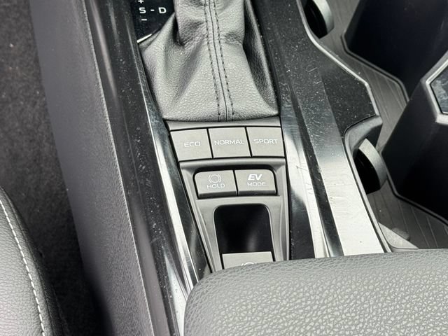 Used 2025 Toyota Camry SE FWD image 21