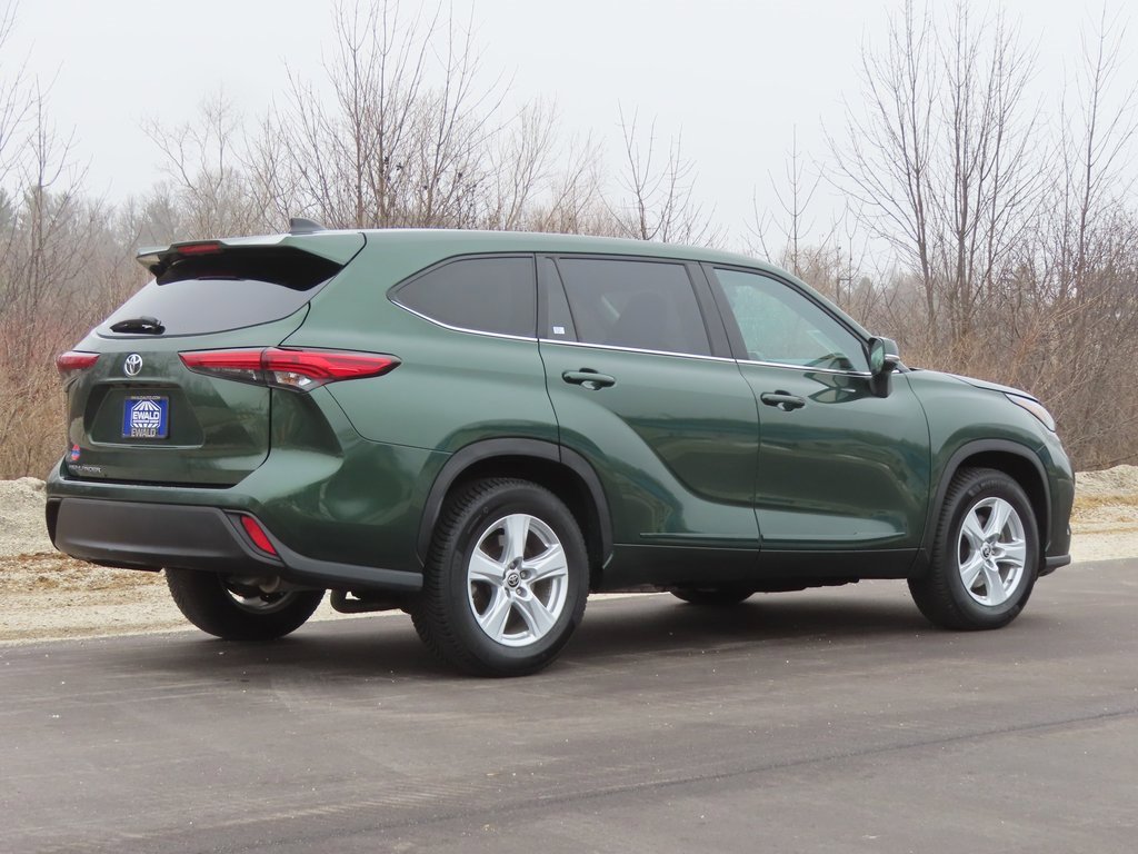 Used 2023 Toyota Highlander L image 3