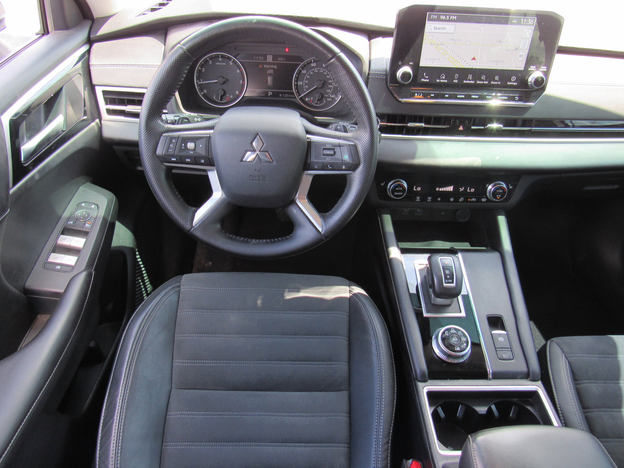 Used 2022 Mitsubishi Outlander SE image 14