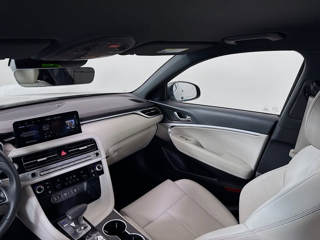 Used 2025 Genesis G70 2.5T image 24