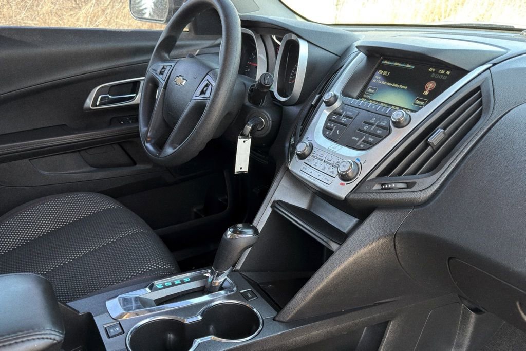 Used 2017 Chevrolet Equinox LS image 22