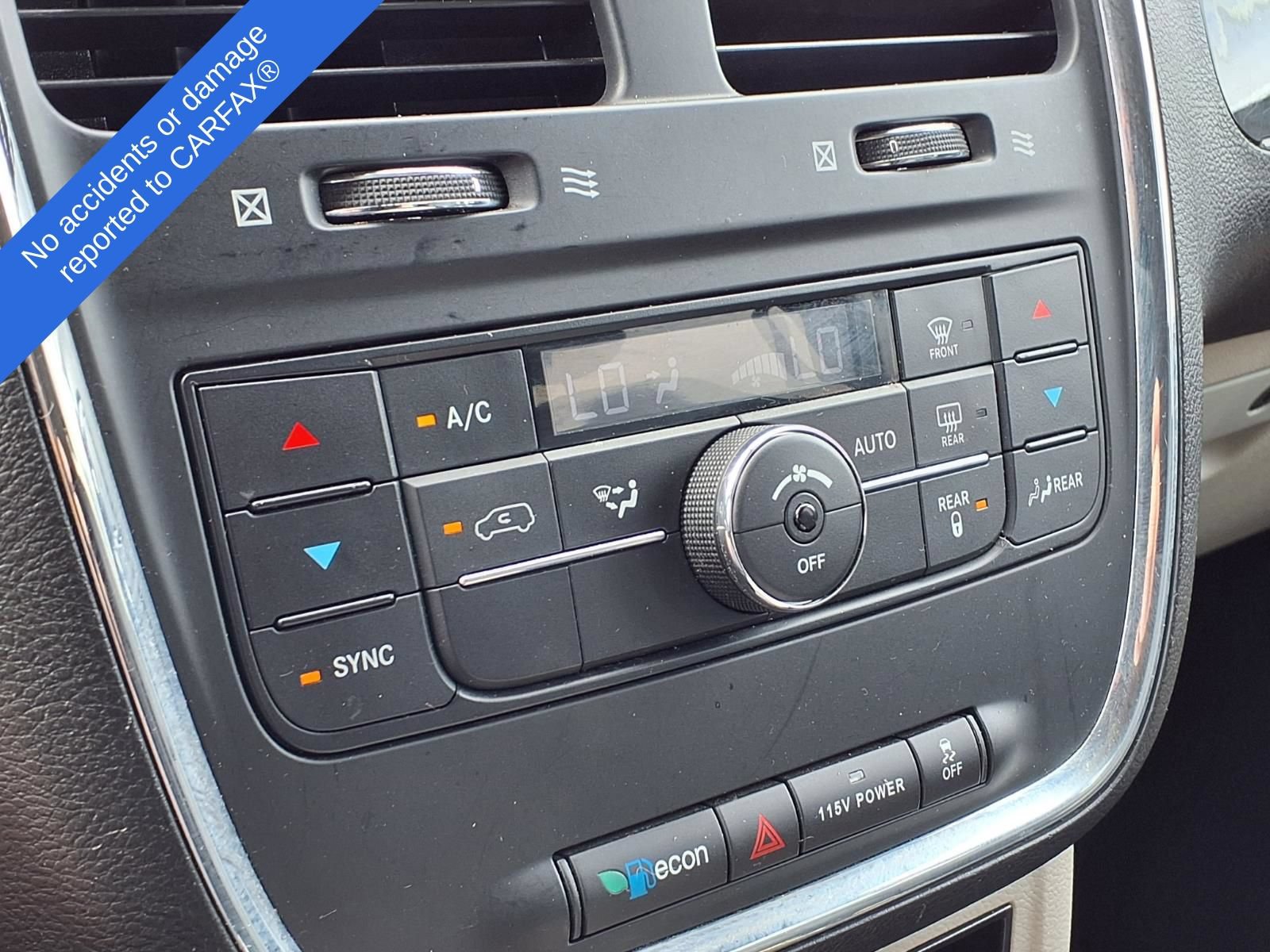 Used 2015 Chrysler Town & Country Touring-L FWD image 23