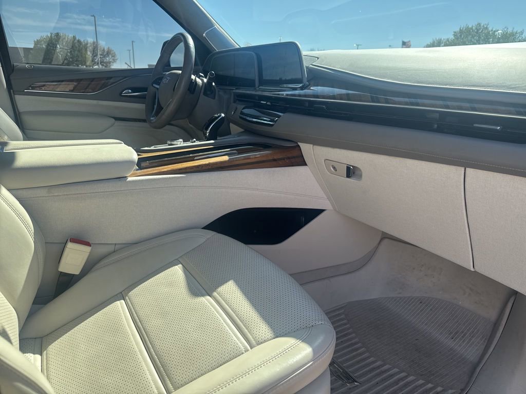 Used 2023 Cadillac Escalade Premium Luxury Platinum image 10