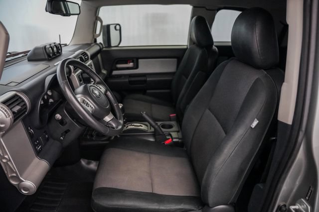 Used 2011 Toyota FJ Cruiser 4WD w/ Upgrade Pkg image 18